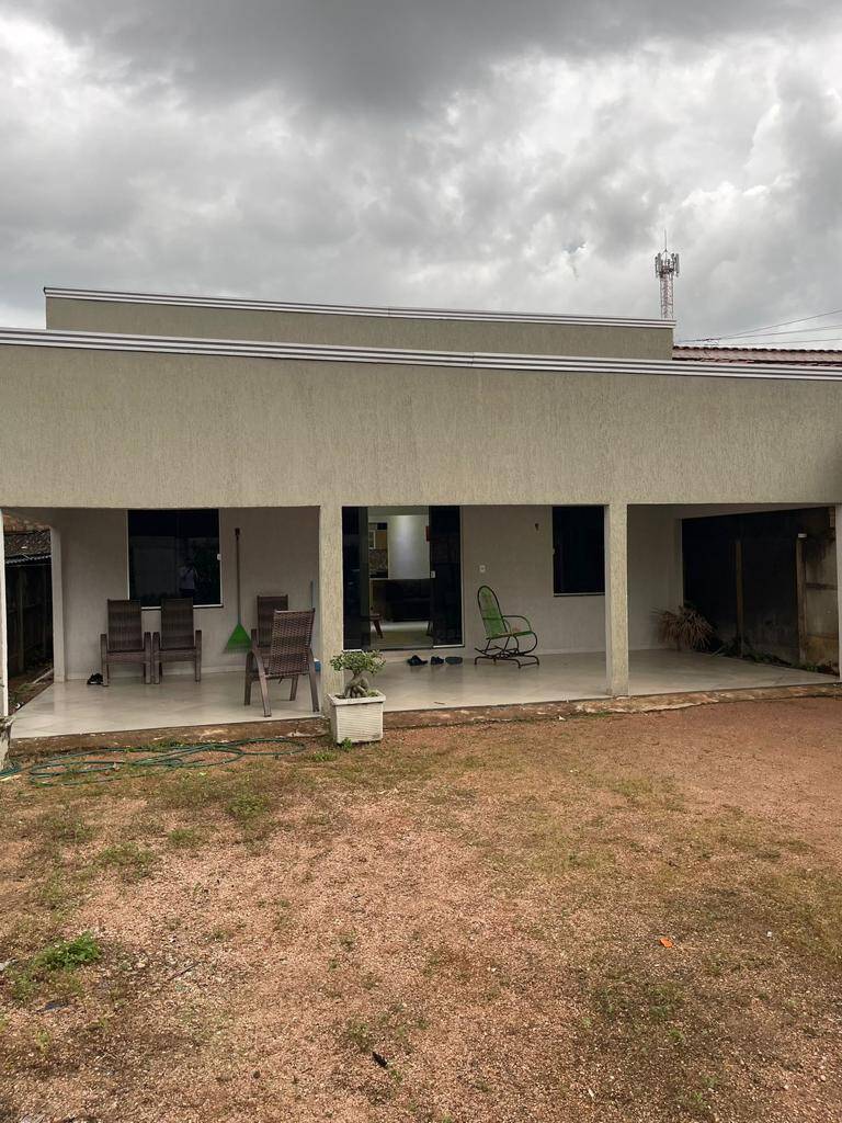 Casa à venda com 2 quartos, 310m² - Foto 1