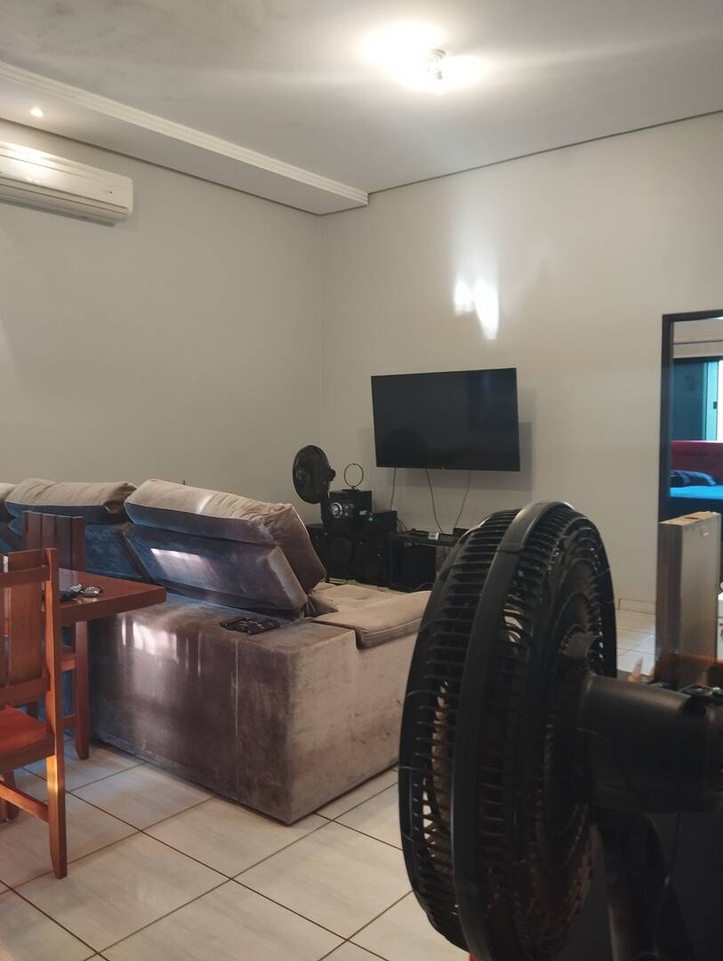 Casa à venda com 2 quartos, 160m² - Foto 3