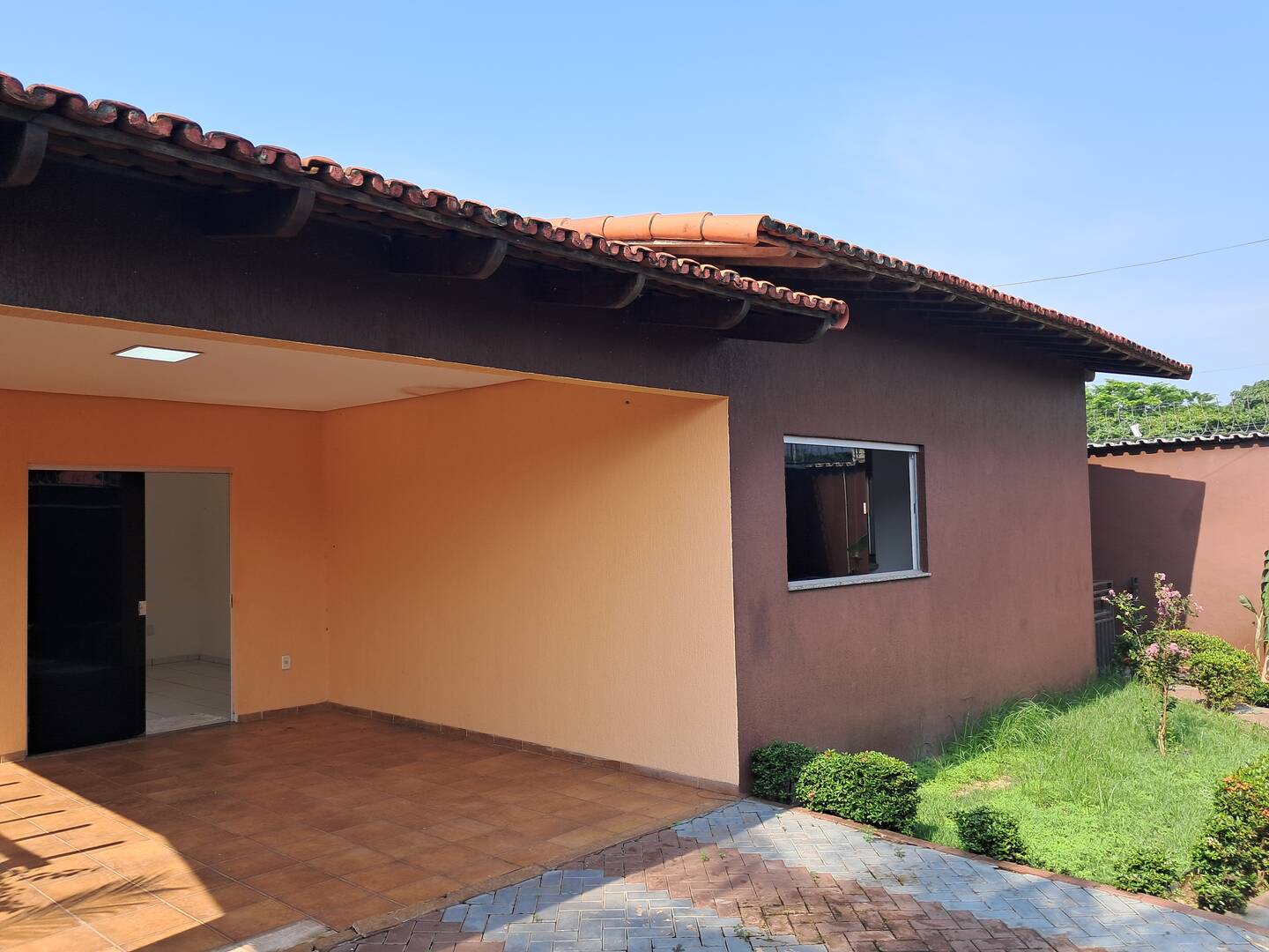 Casa à venda com 3 quartos, 180m² - Foto 1